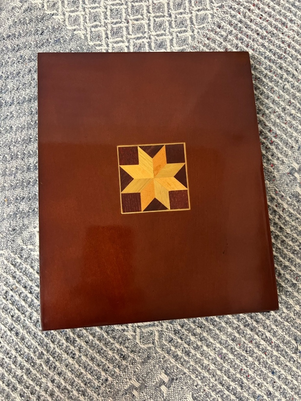 Handcrafted Wood Marquetry Photo album in Brown with Star Inlay